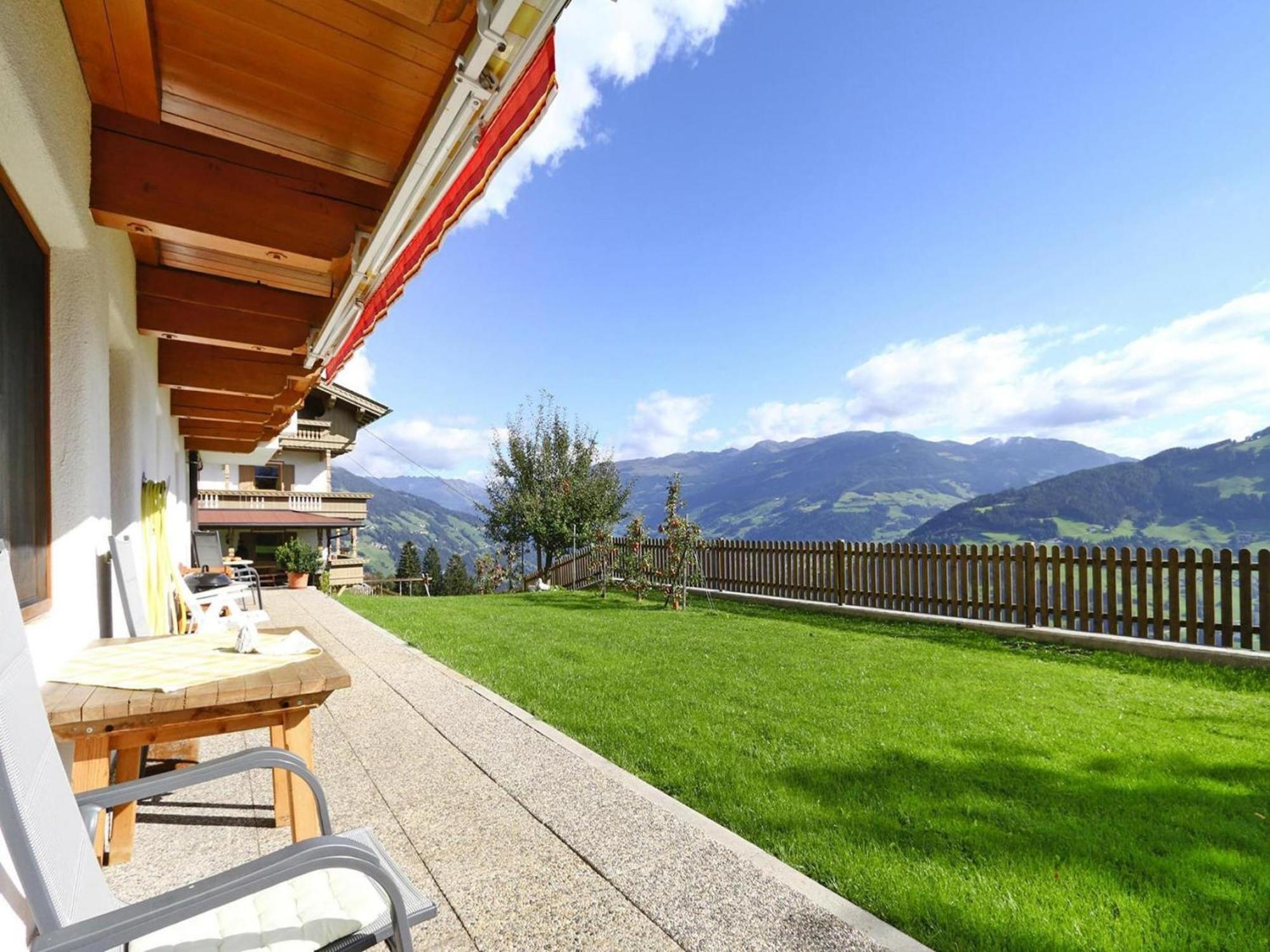 Apartment In Hippach Im Zillertal In The Mountains Muhlen  Εξωτερικό φωτογραφία